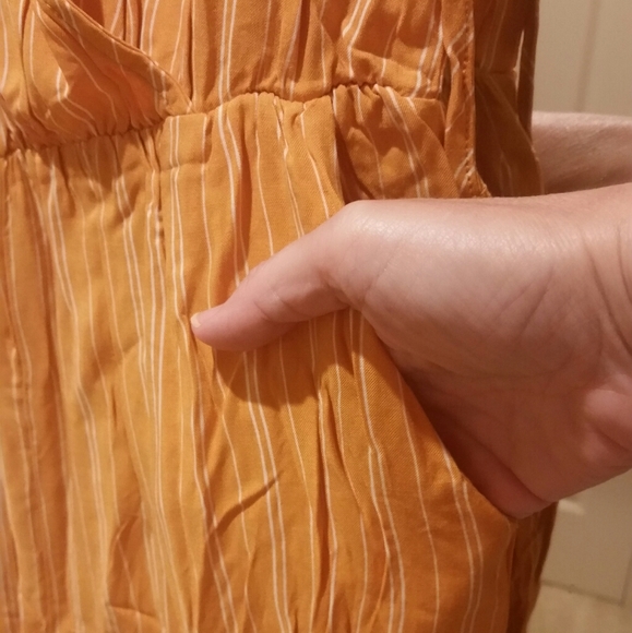 Wrap front Ruffle Sleeve jumpsuit - Picture 5 of 9